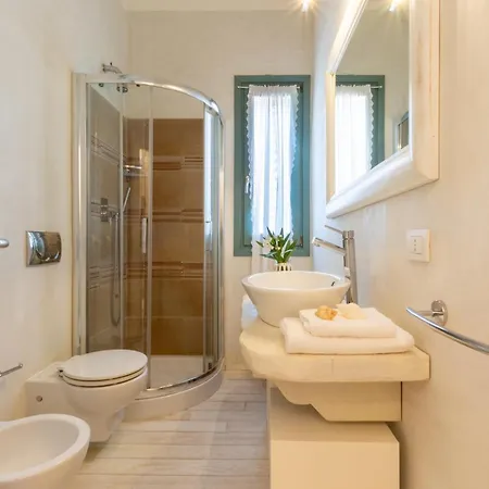 Maffi - Spaziosa, Vista Mare E Parcheggio Villa *