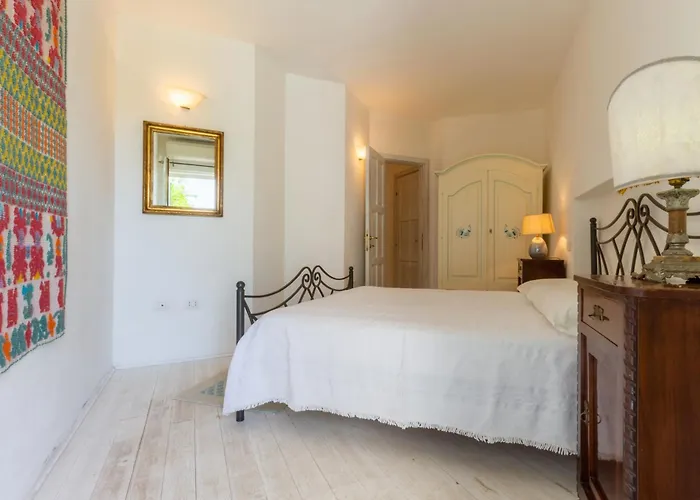 Maffi - Spaziosa, Vista Mare E Parcheggio Villa *