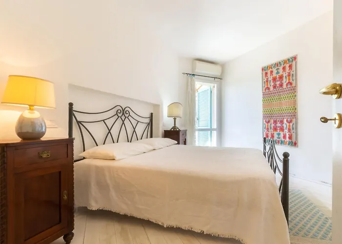 Maffi - Spaziosa, Vista Mare E Parcheggio *