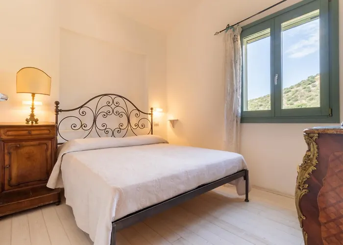 Maffi - Spaziosa, Vista Mare E Parcheggio Villa *